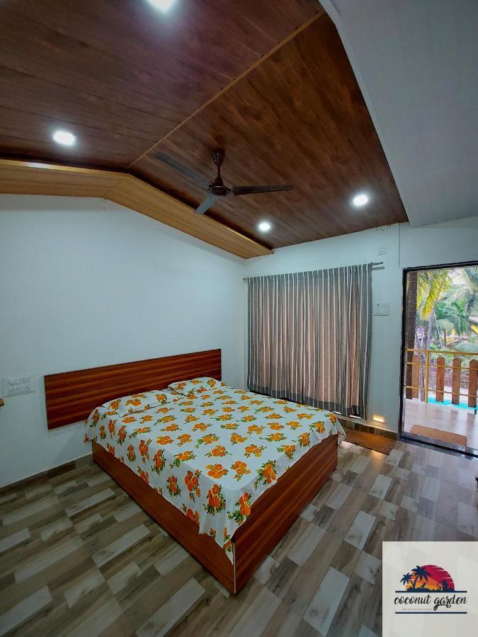 Coconut Garden Beach House Mālvan Exterior foto